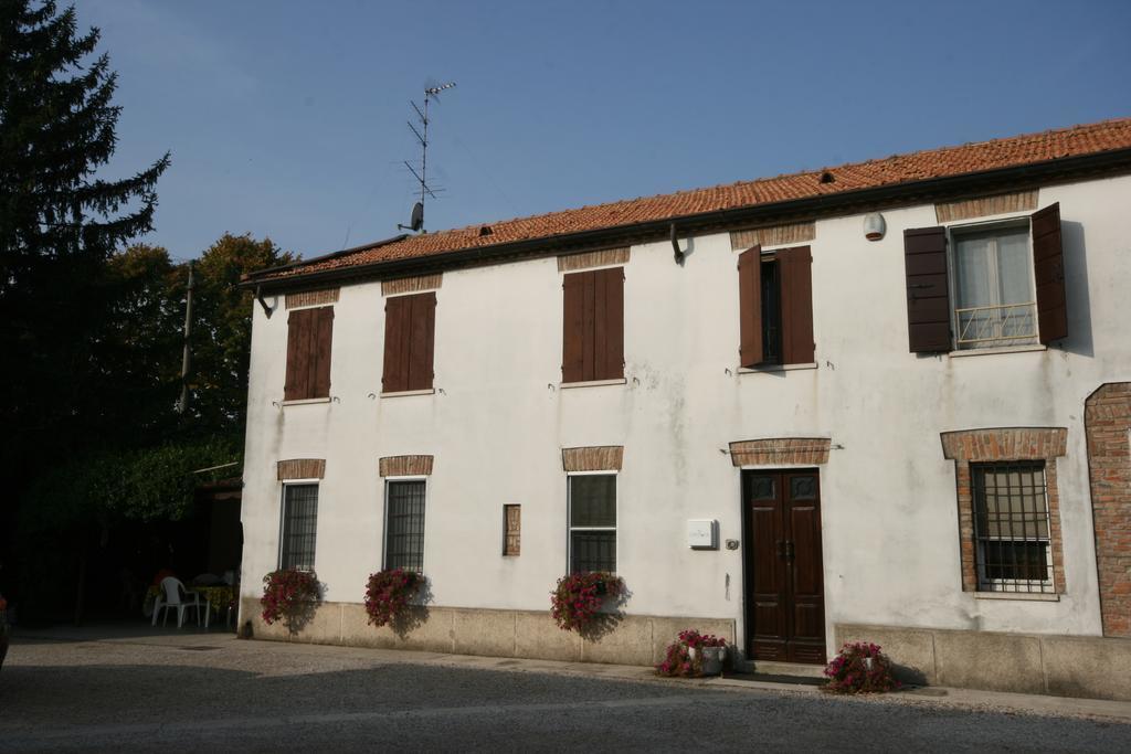 Corte Posta B&B - Parcheggio E Bagno In Camera Mantua Buitenkant foto