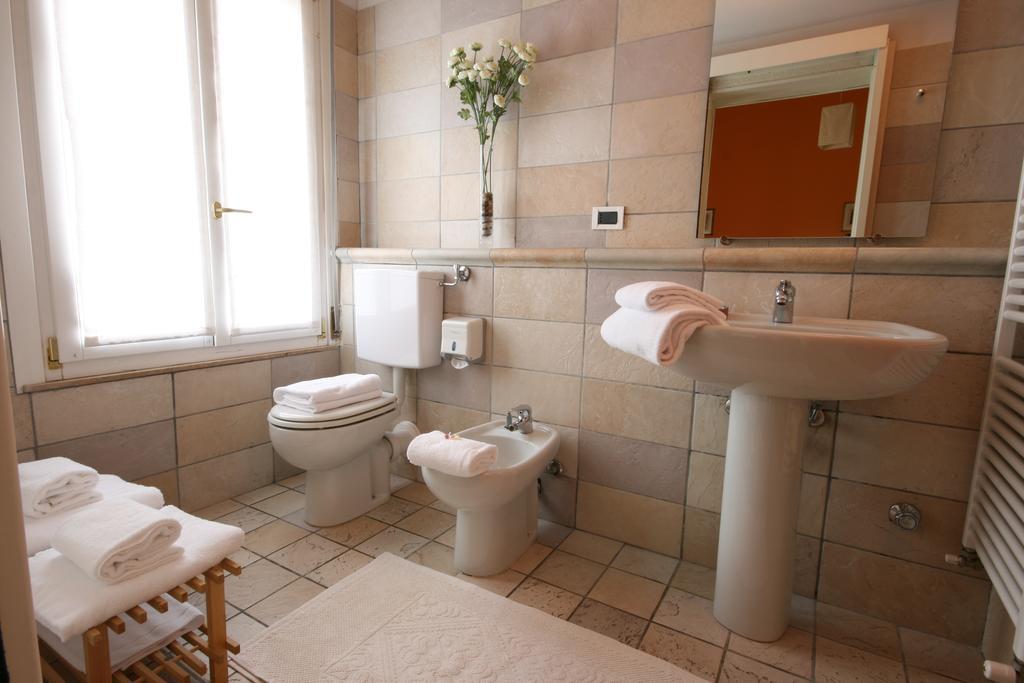 Corte Posta B&B - Parcheggio E Bagno In Camera Mantua Buitenkant foto
