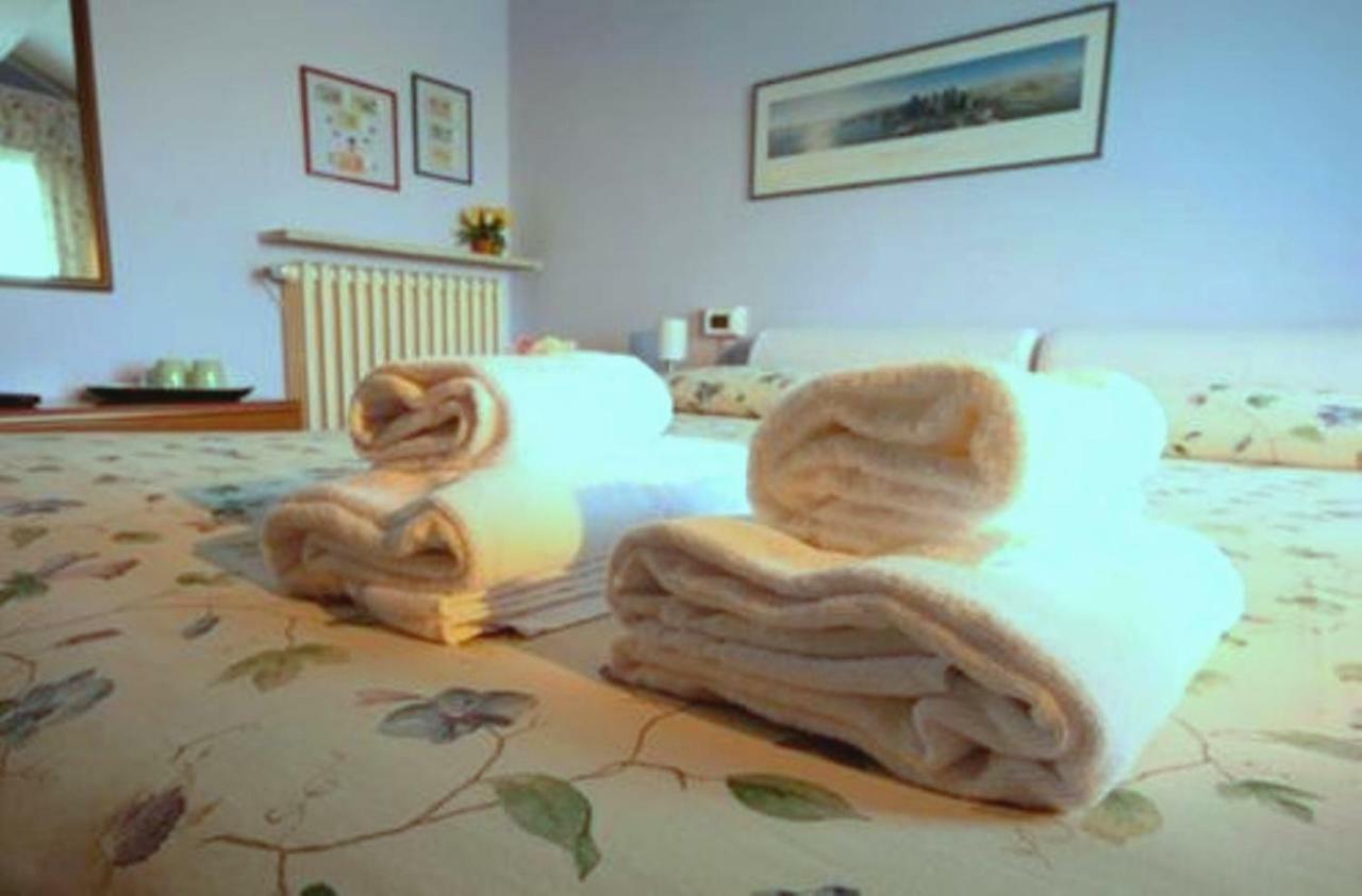 Corte Posta B&B - Parcheggio E Bagno In Camera Mantua Buitenkant foto