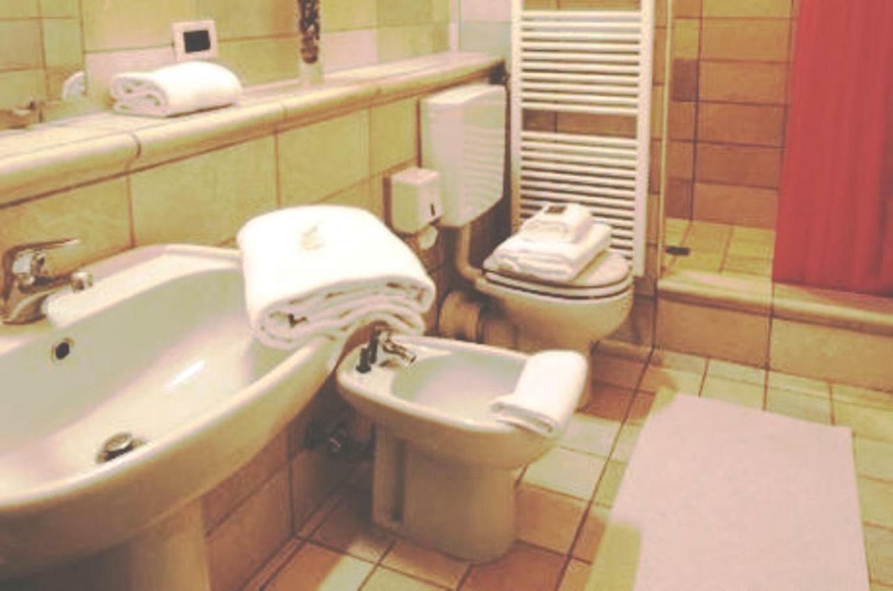 Corte Posta B&B - Parcheggio E Bagno In Camera Mantua Buitenkant foto
